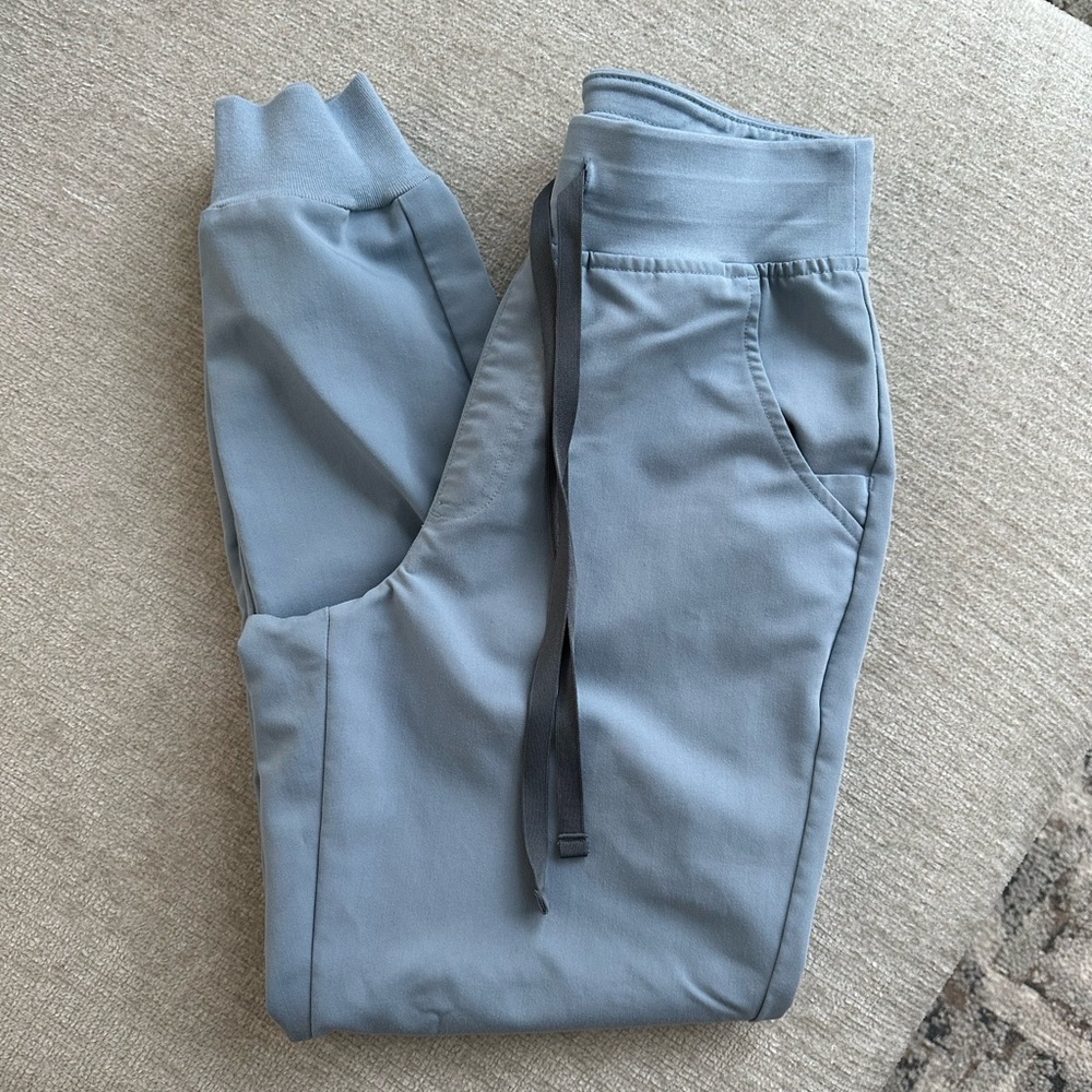 Figs high-waisted Zamora jogger scrub pants and Catarina one pocket scrub top